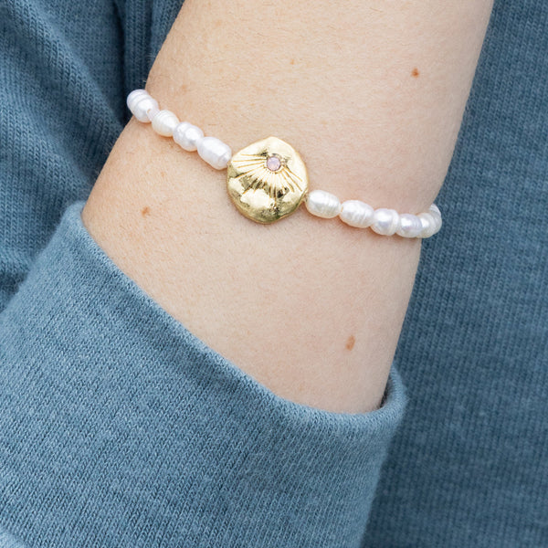 Pearl Affirmation Bracelet - Love/Gold